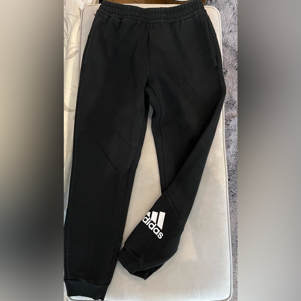 Men’s Black Adidas sweatpants Size Medium